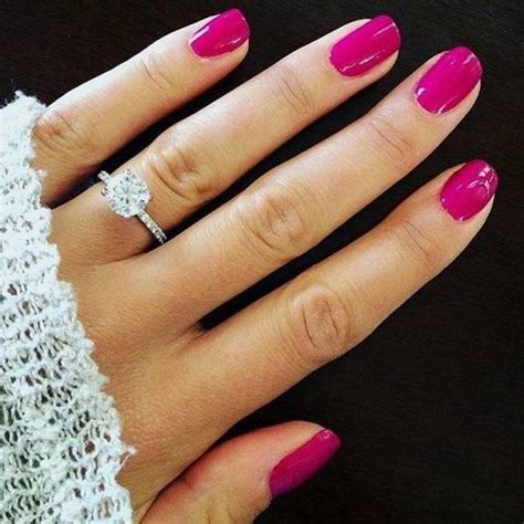 color de uñas para manos morenas|5 colores de uñas para morenas que estarán en。